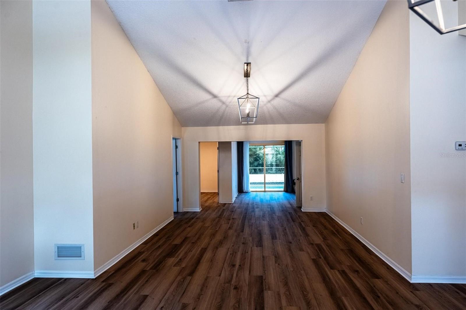 Image 6 of 52 For 681 Greywood Drive