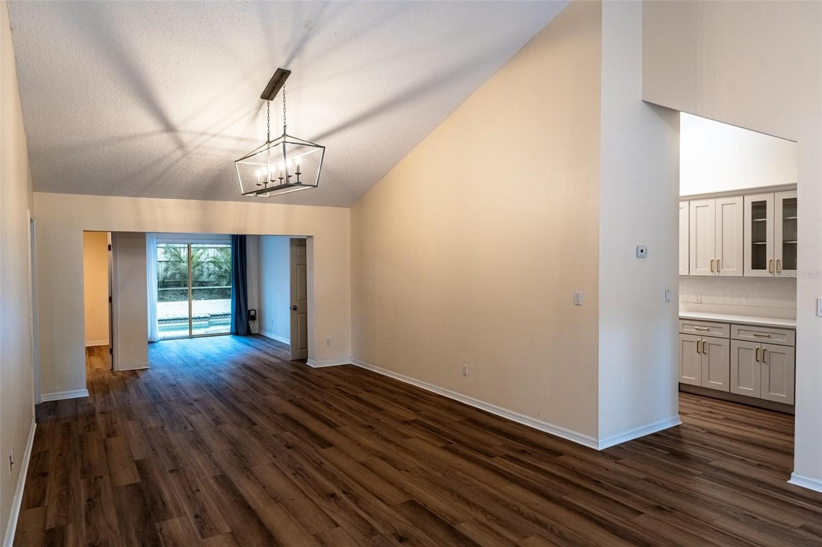 Image 7 of 52 For 681 Greywood Drive