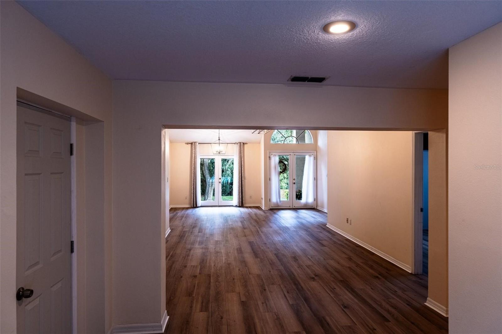 Image 8 of 52 For 681 Greywood Drive