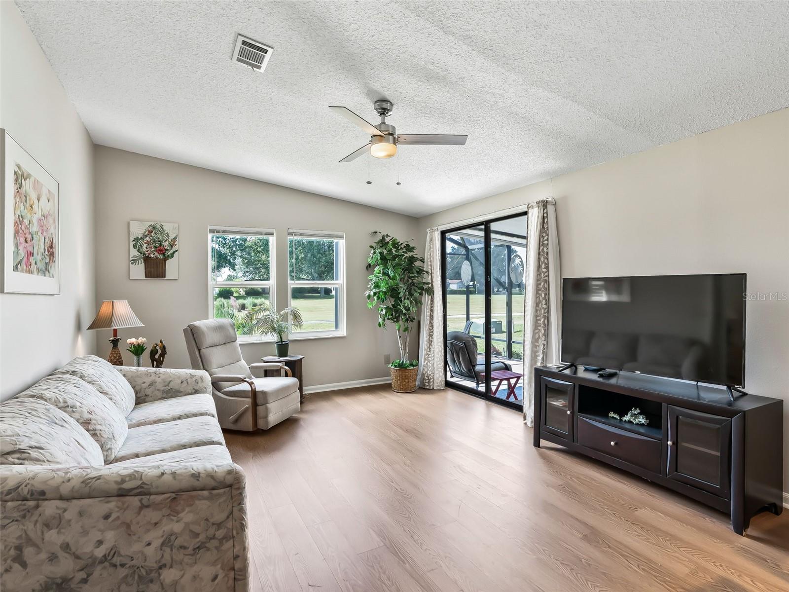 Image 18 of 44 For 1336 Schwartz Boulevard