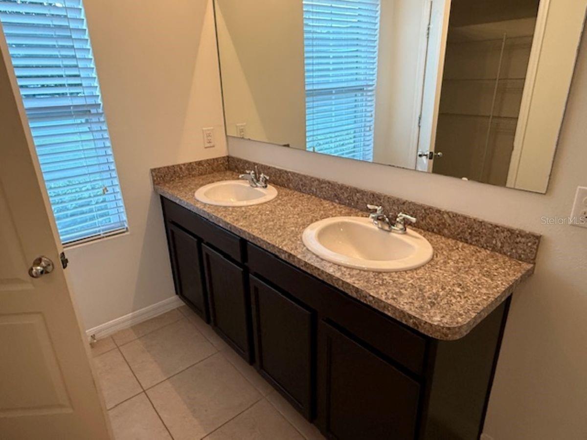 Image 22 of 44 For 2603 Summerglen Lane