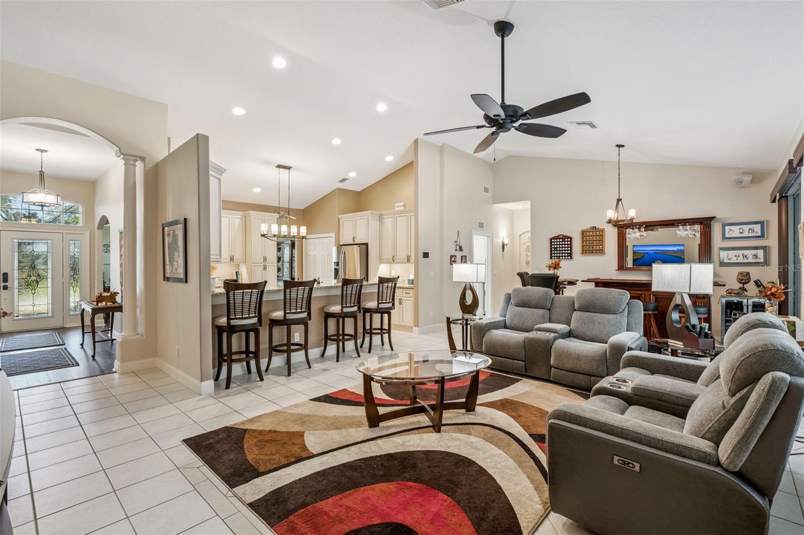 Image 10 of 51 For 21937 King Alfred Street