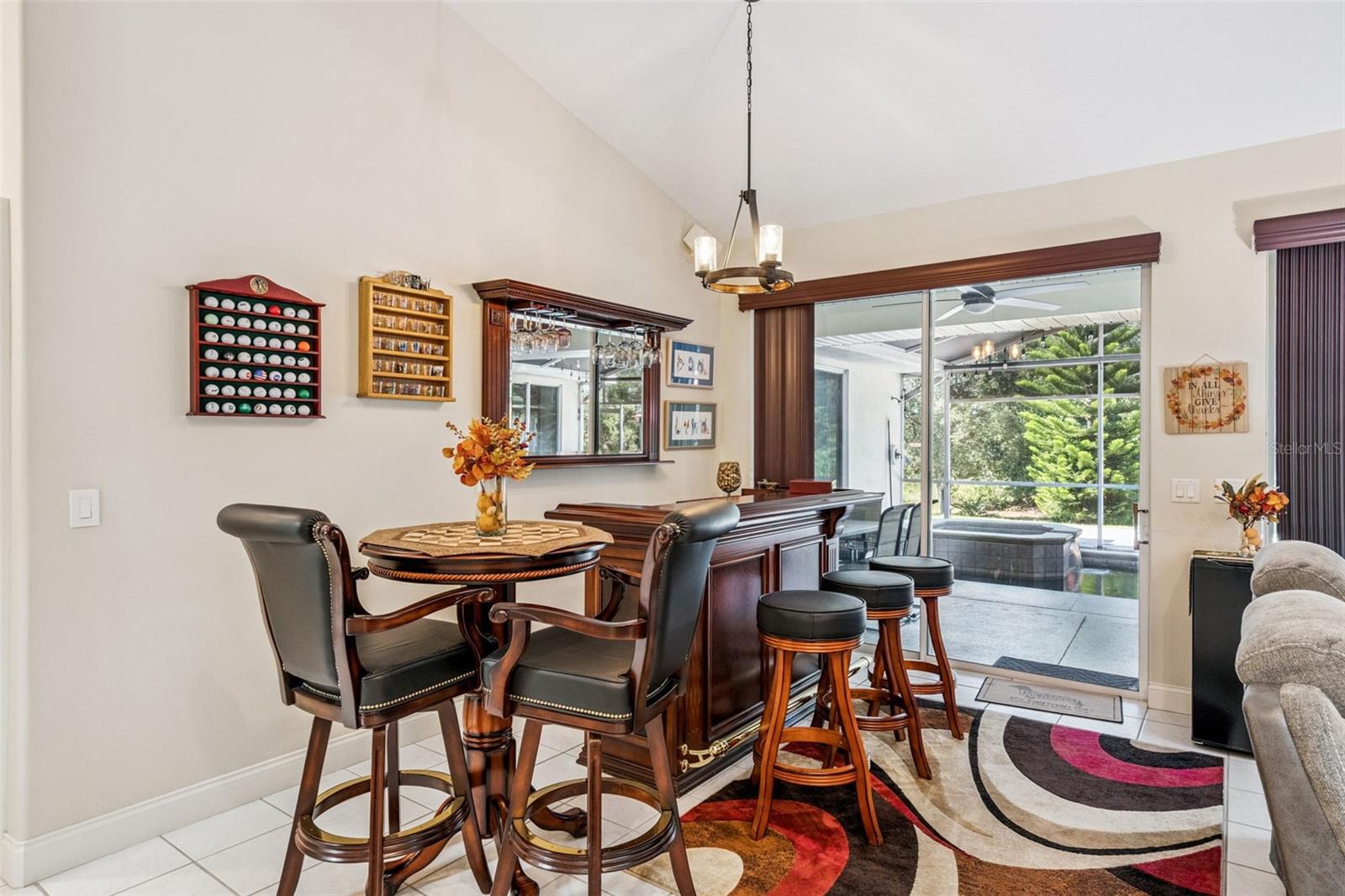 Image 19 of 51 For 21937 King Alfred Street