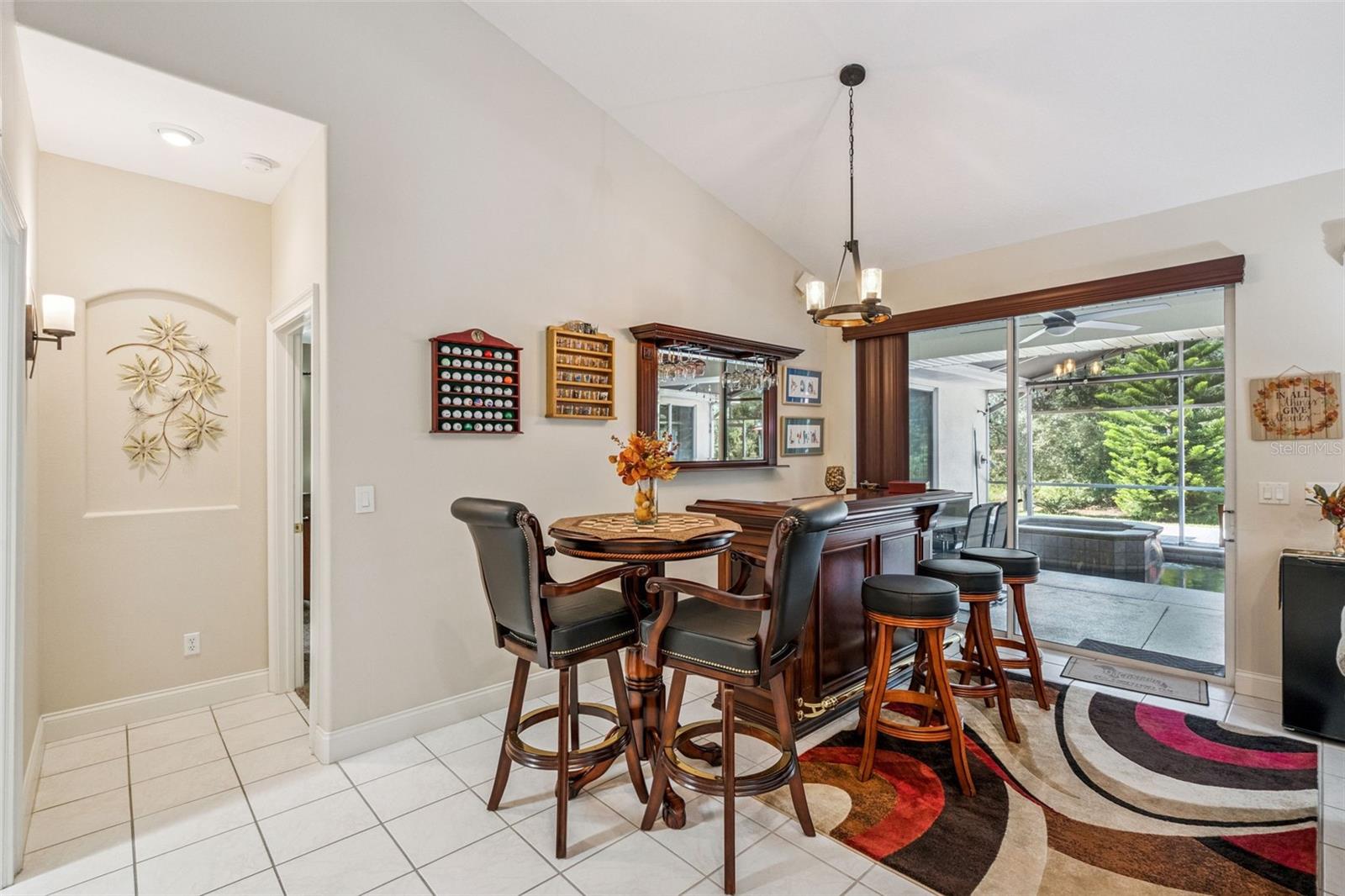 Image 20 of 51 For 21937 King Alfred Street