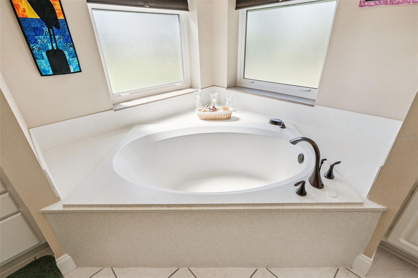 Image 25 of 51 For 21937 King Alfred Street