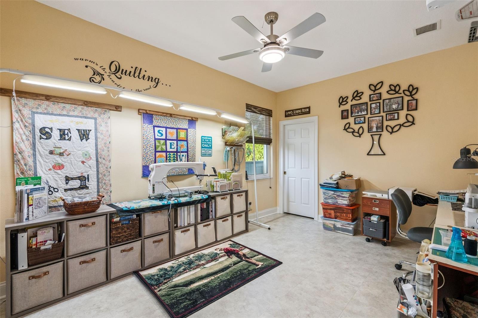 Image 28 of 51 For 21937 King Alfred Street