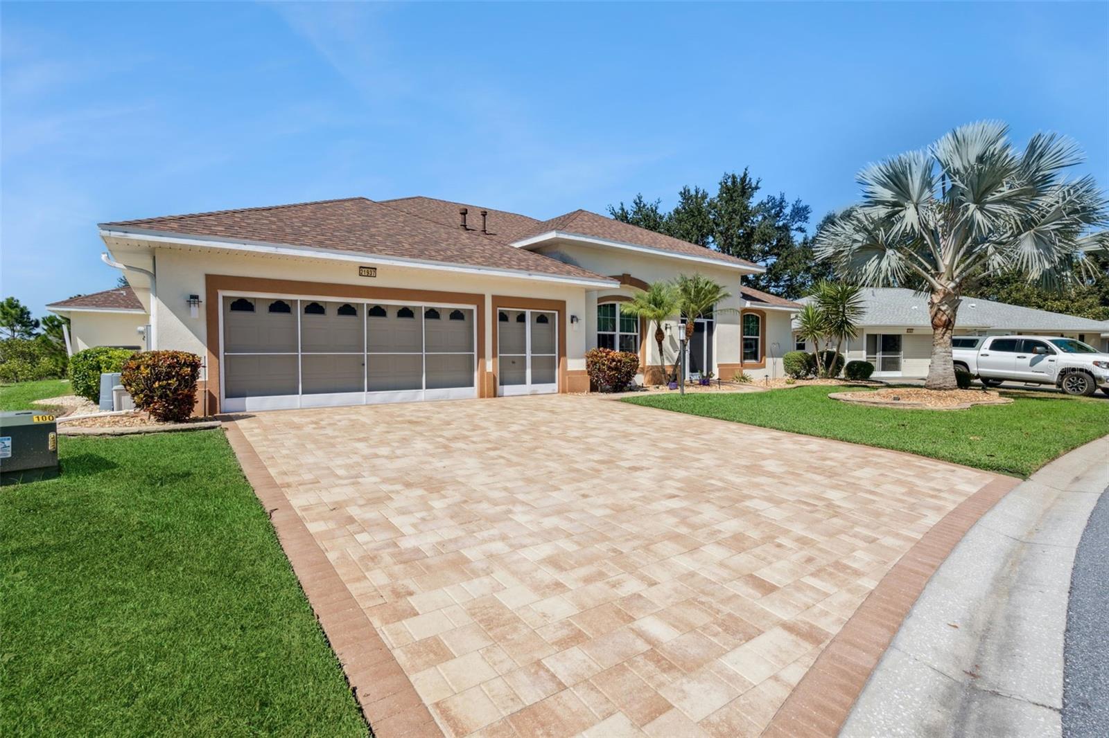 Image 3 of 51 For 21937 King Alfred Street