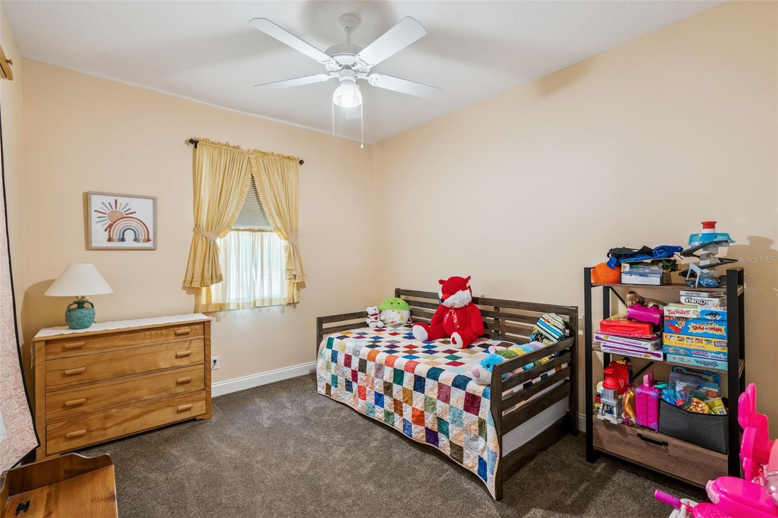 Image 34 of 51 For 21937 King Alfred Street