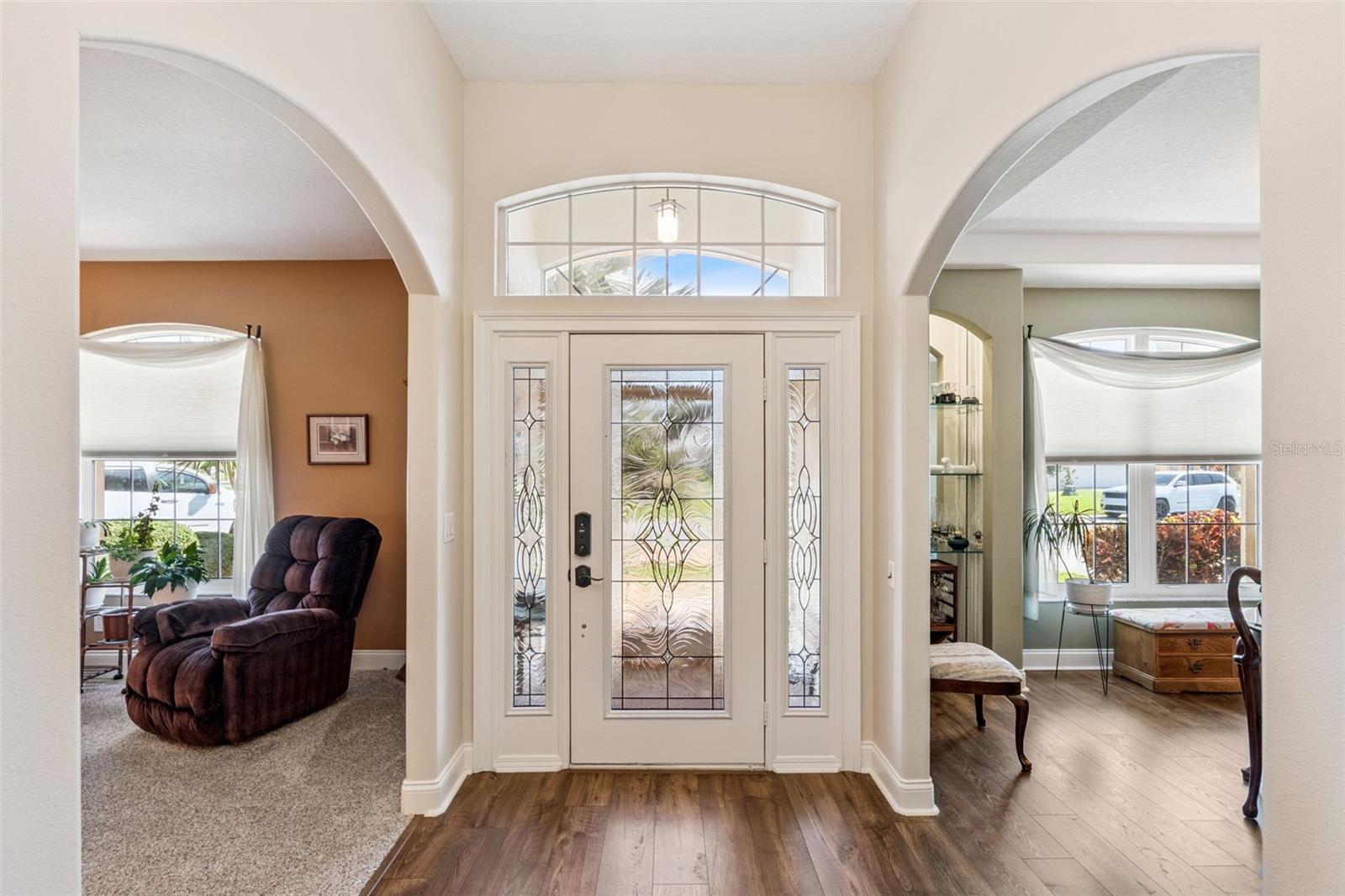 Image 4 of 51 For 21937 King Alfred Street