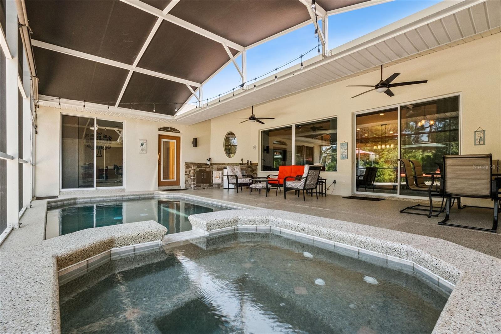 Image 41 of 51 For 21937 King Alfred Street