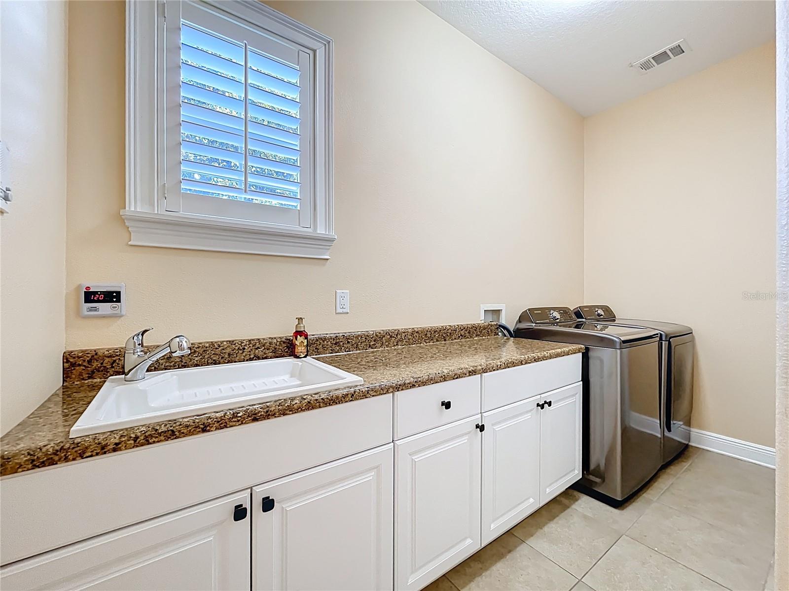Image 90 of 100 For 2462 Linkwood Avenue