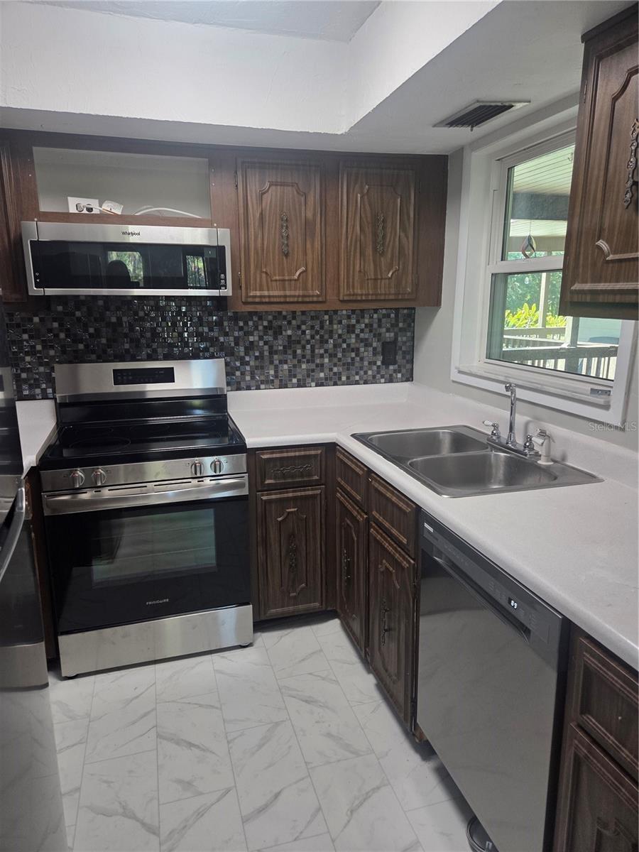 Image 3 of 21 For 23204 Sandalwood Drive 23204