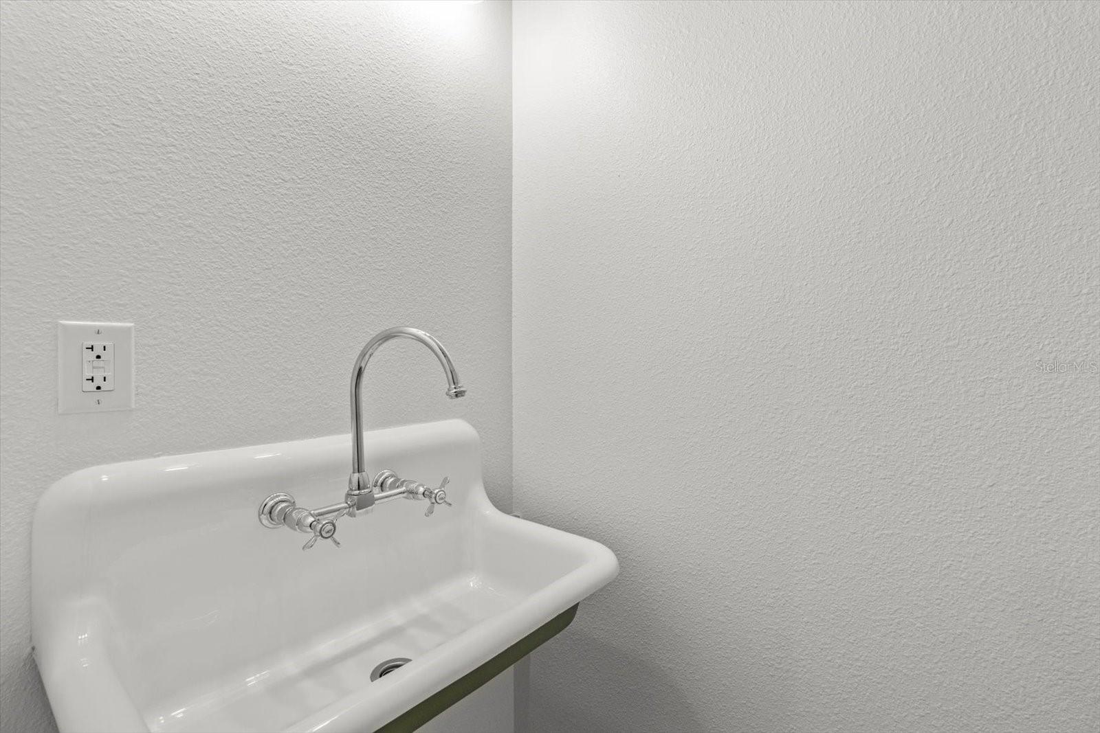 Image 41 of 46 For 4380 Malaluka Circle