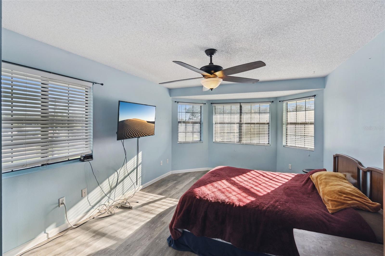 Image 12 of 48 For 9270 157th Place