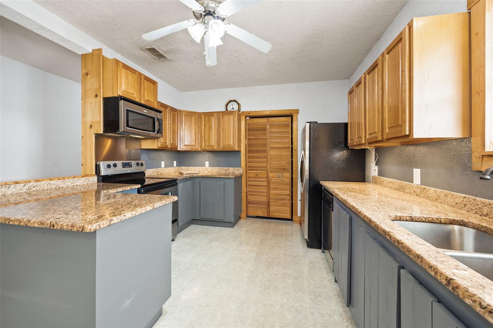 Image 19 of 93 For 3140 23rd Place