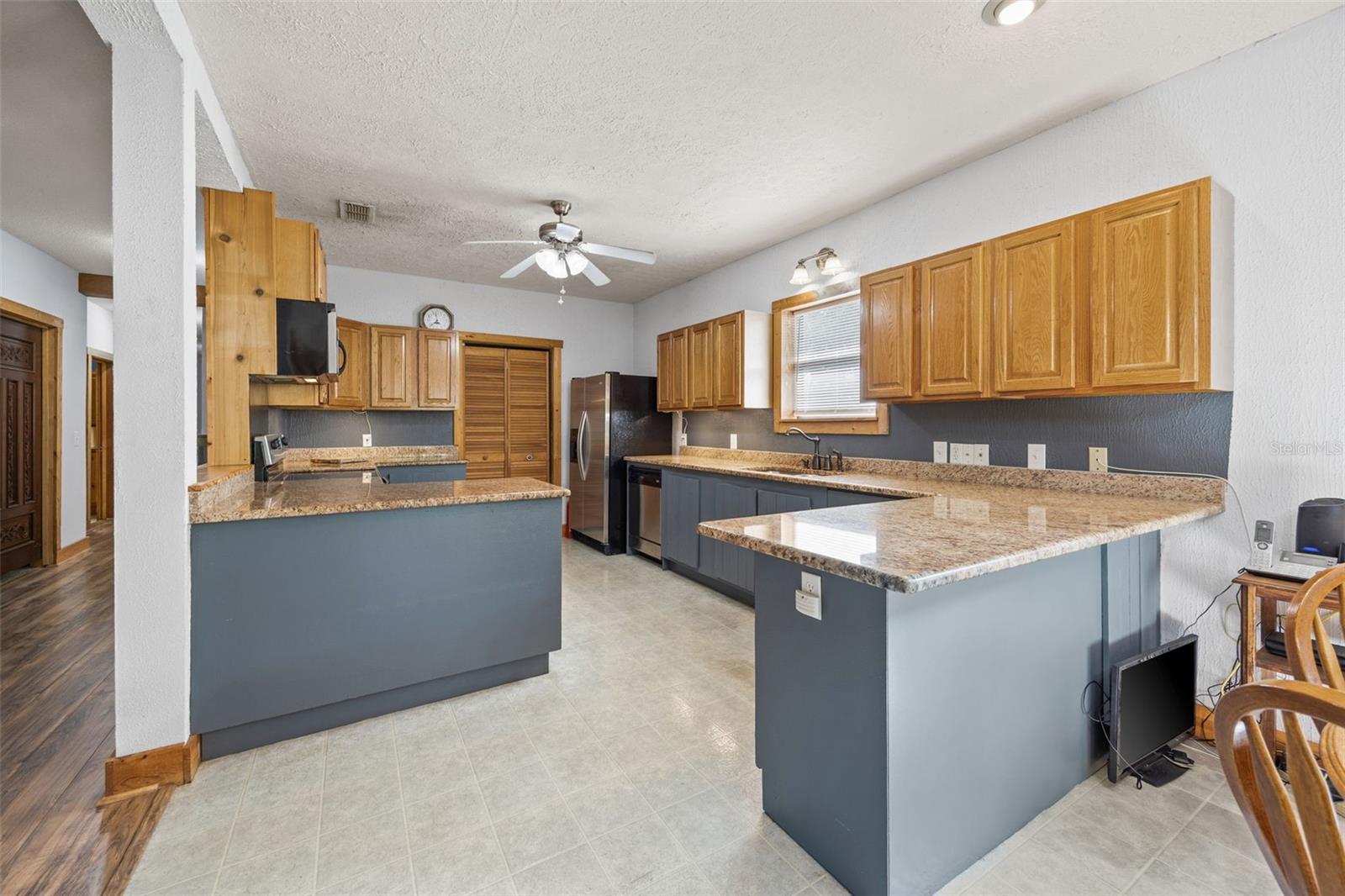 Image 21 of 93 For 3140 23rd Place