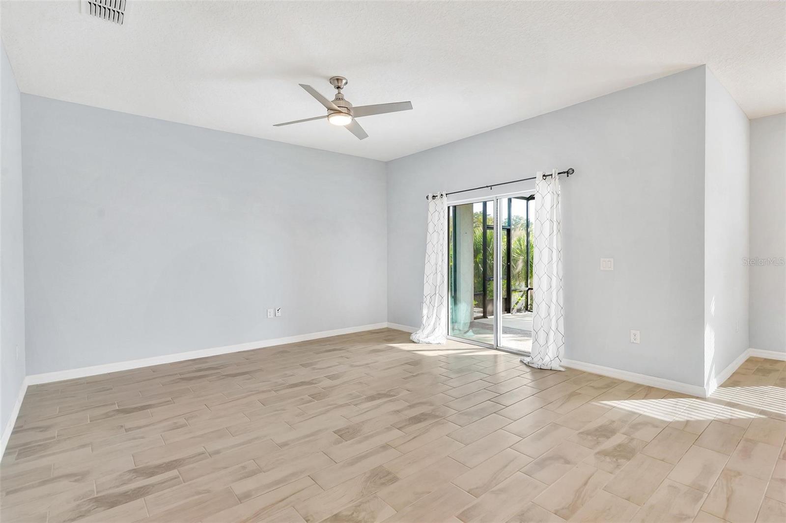 Image 12 of 40 For 944 Belle Oak Drive