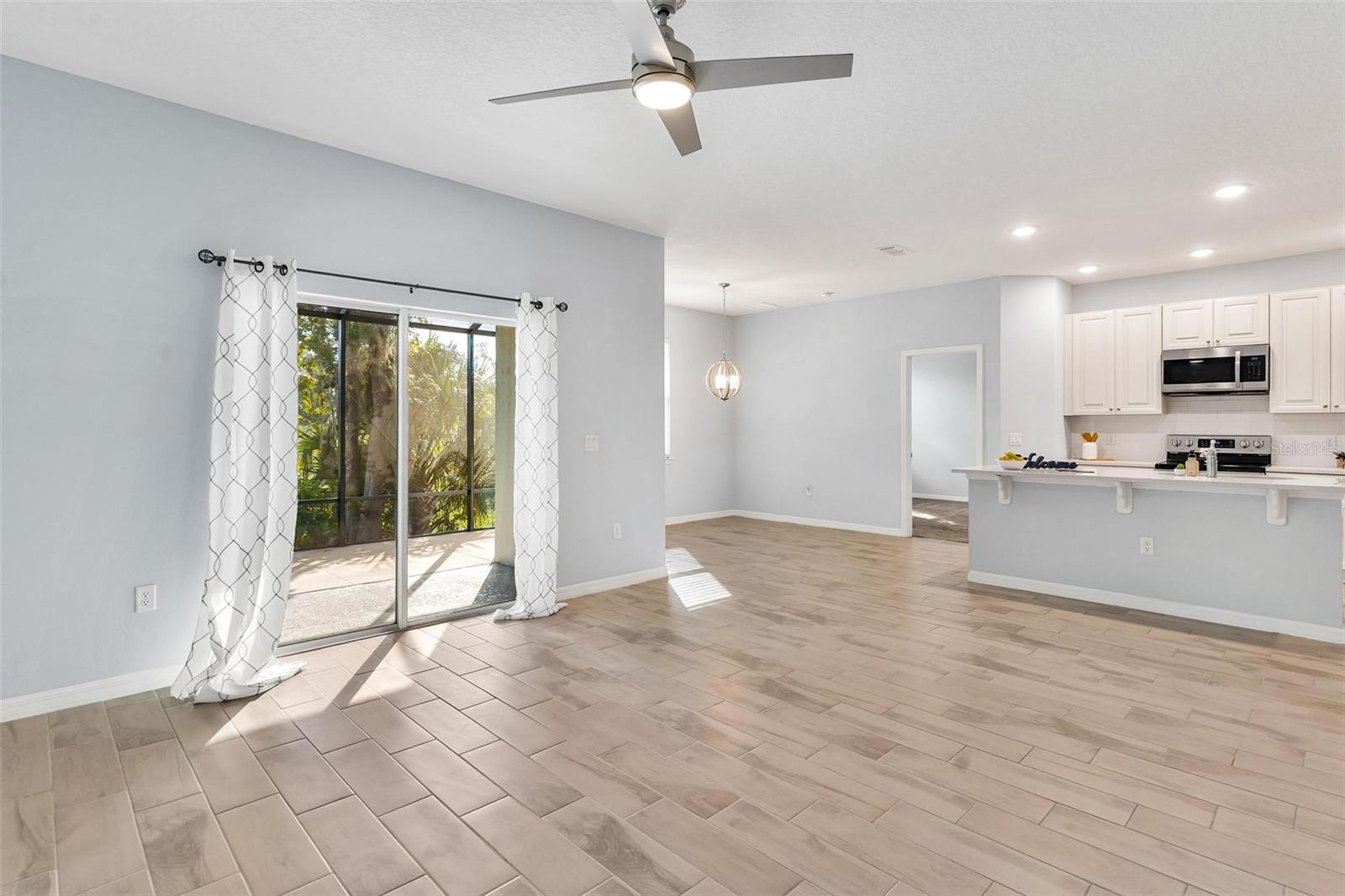 Image 13 of 40 For 944 Belle Oak Drive