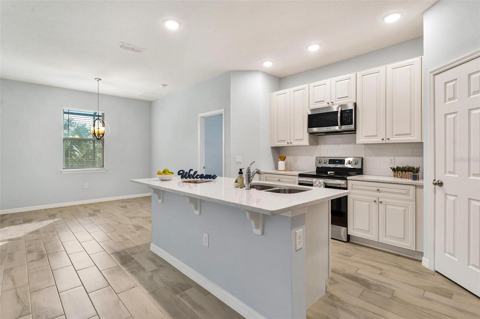 Image 17 of 40 For 944 Belle Oak Drive