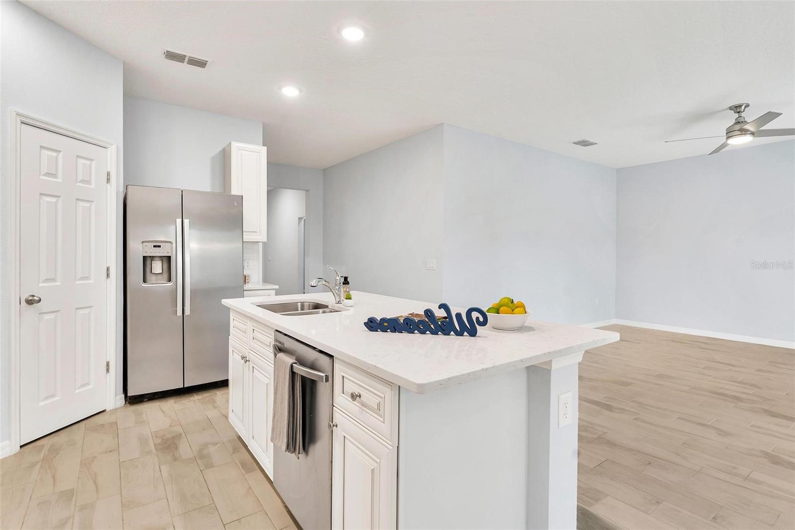 Image 19 of 40 For 944 Belle Oak Drive