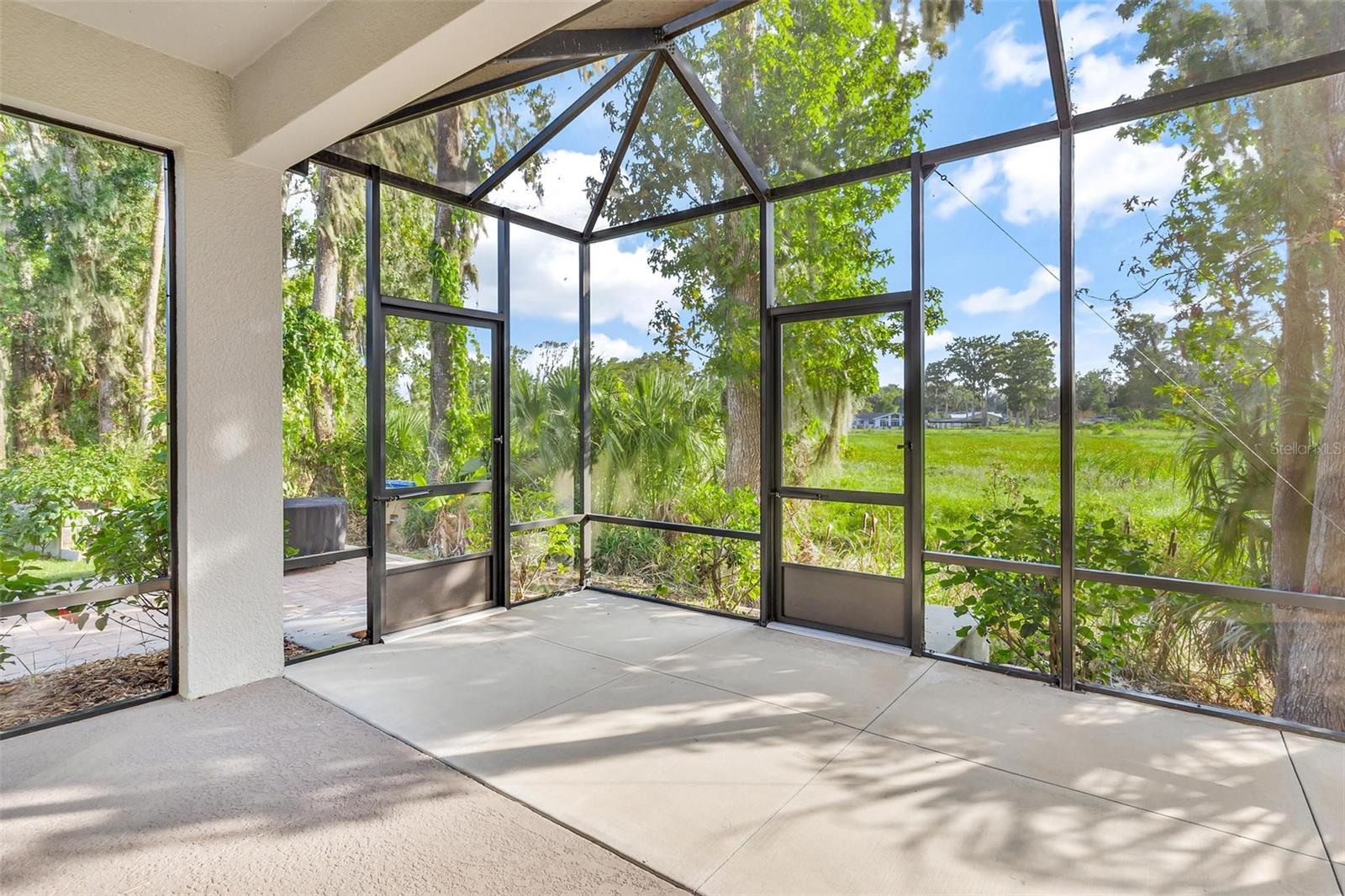 Image 2 of 40 For 944 Belle Oak Drive