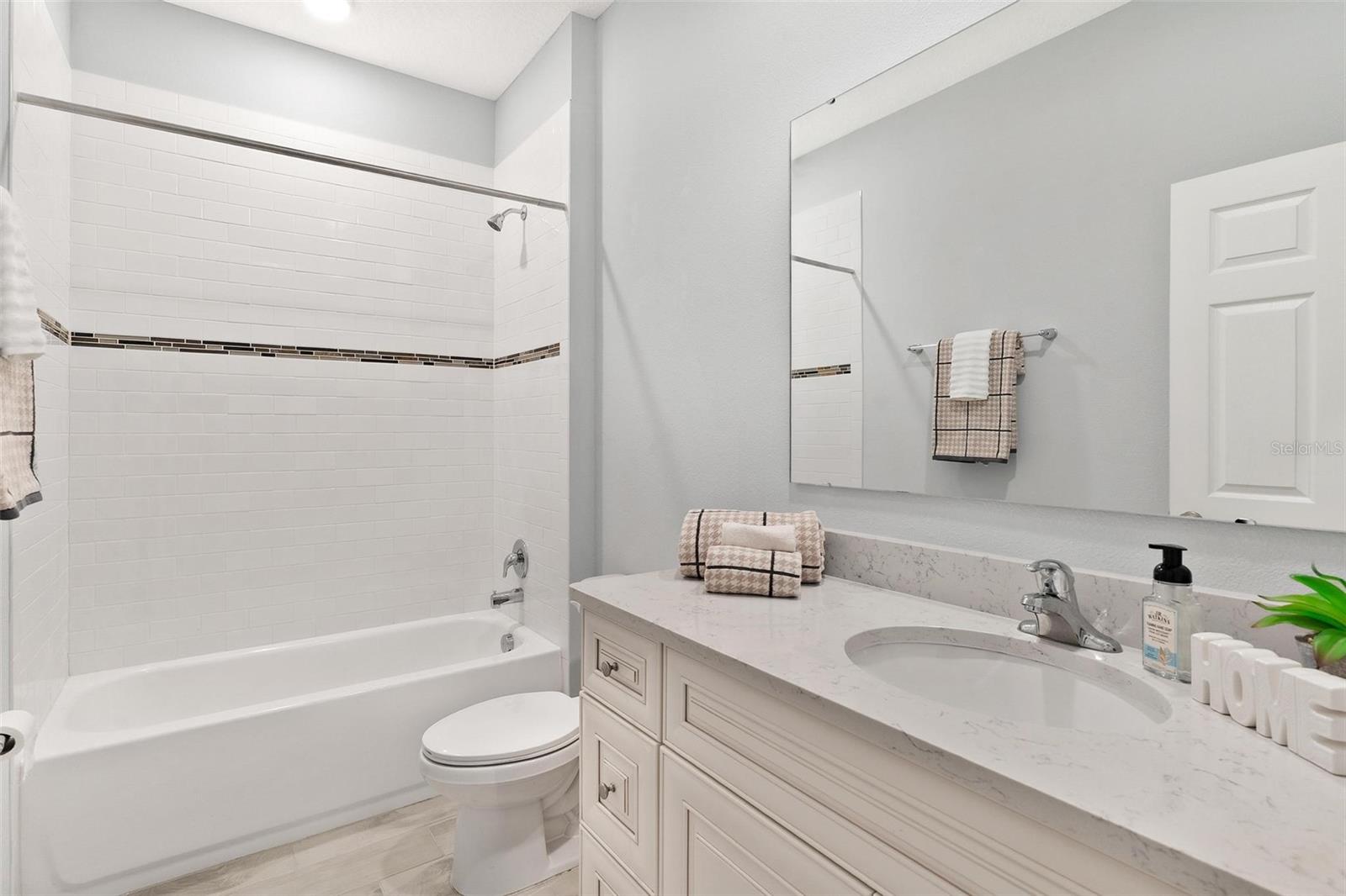 Image 29 of 40 For 944 Belle Oak Drive