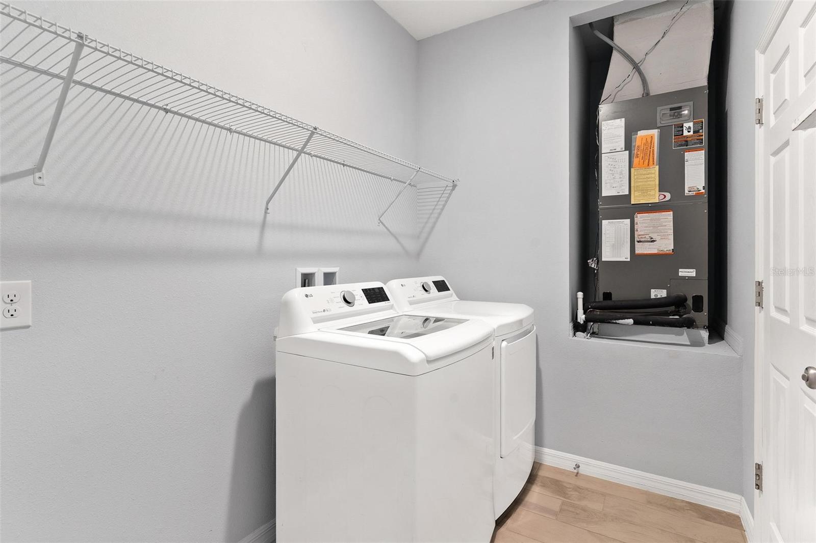 Image 32 of 40 For 944 Belle Oak Drive