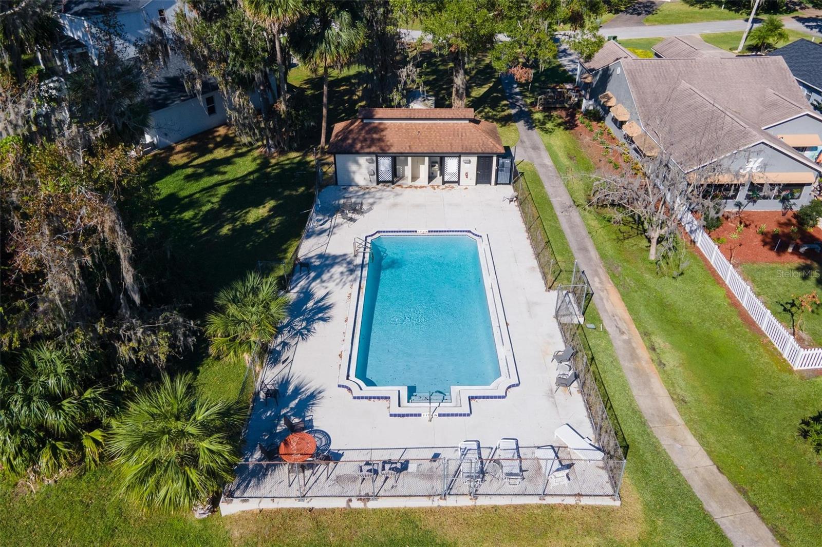 Image 7 of 40 For 944 Belle Oak Drive