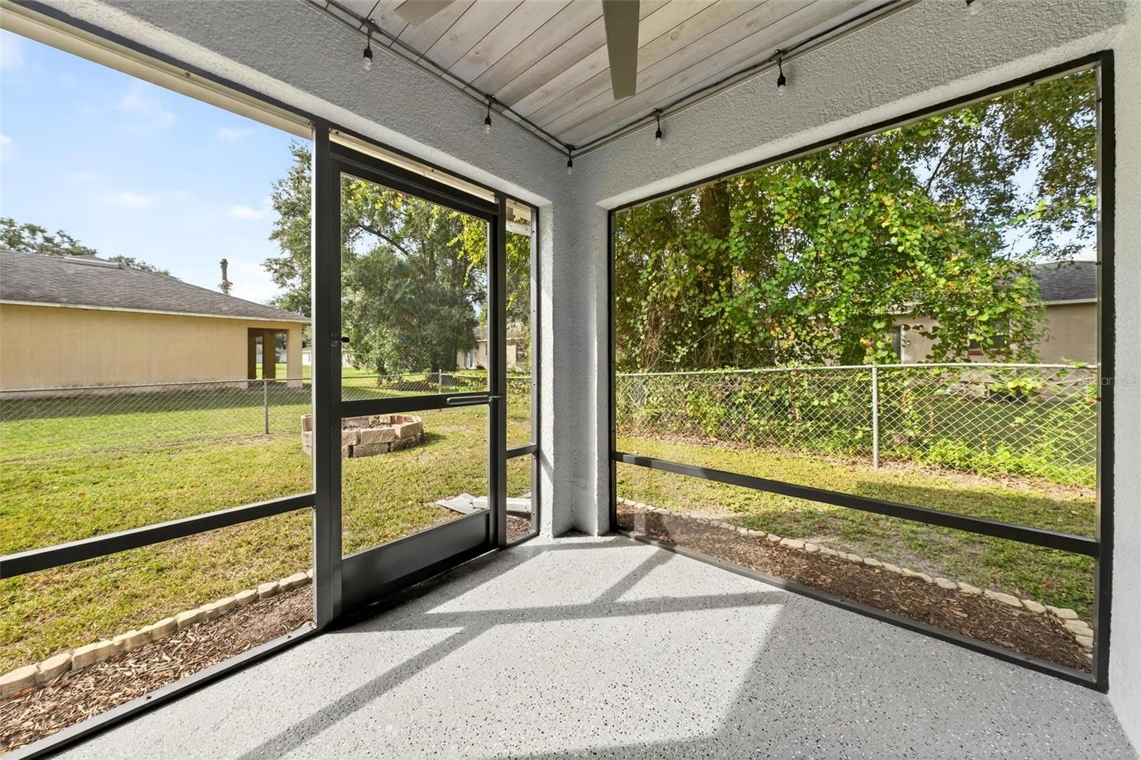 Image 10 of 25 For 913 Powell Street