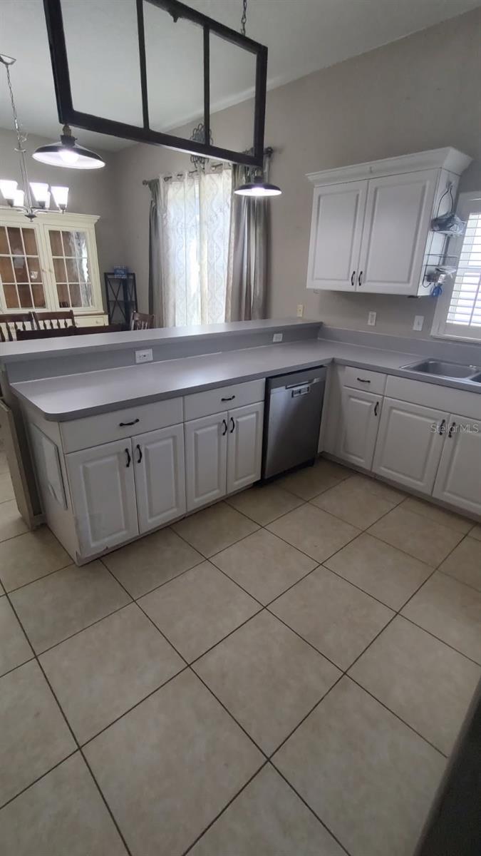 Image 4 of 28 For 6421 Ashville Drive