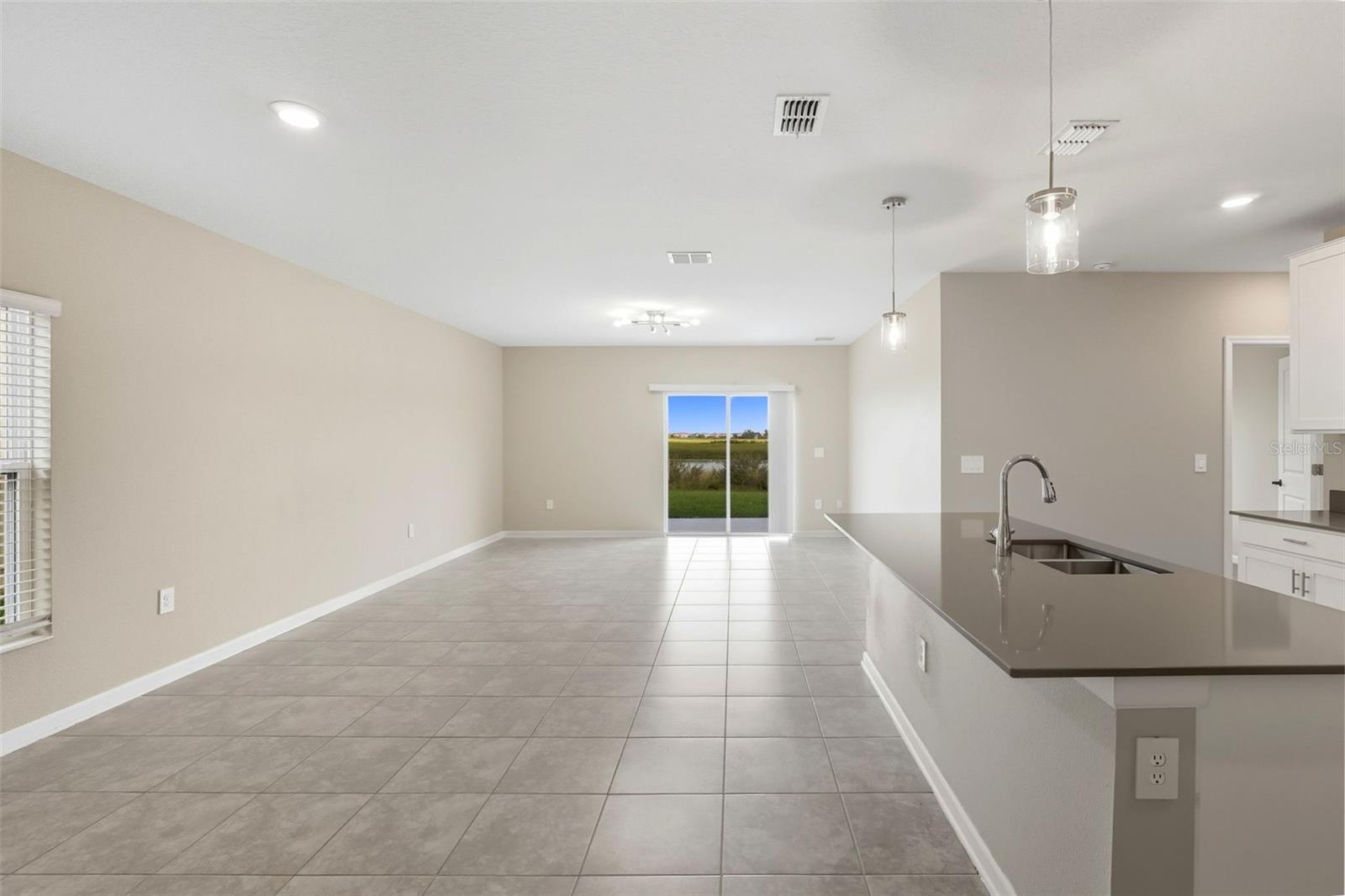 Image 17 of 48 For 724 Daring Drive