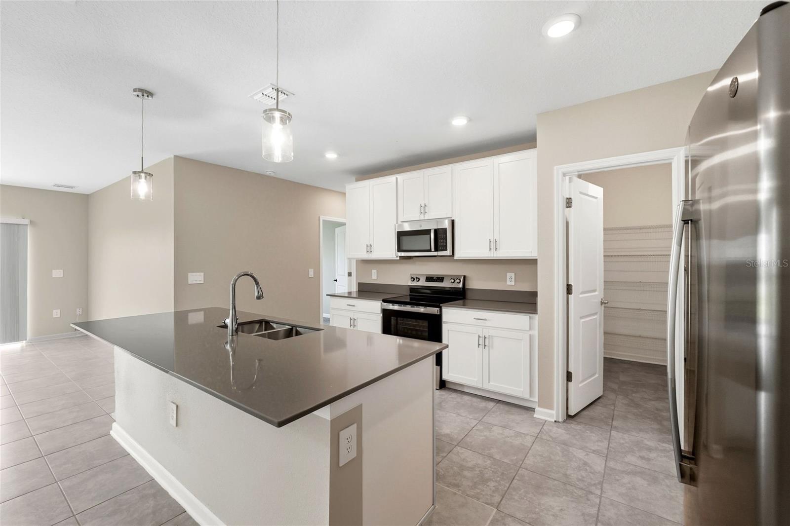 Image 2 of 48 For 724 Daring Drive