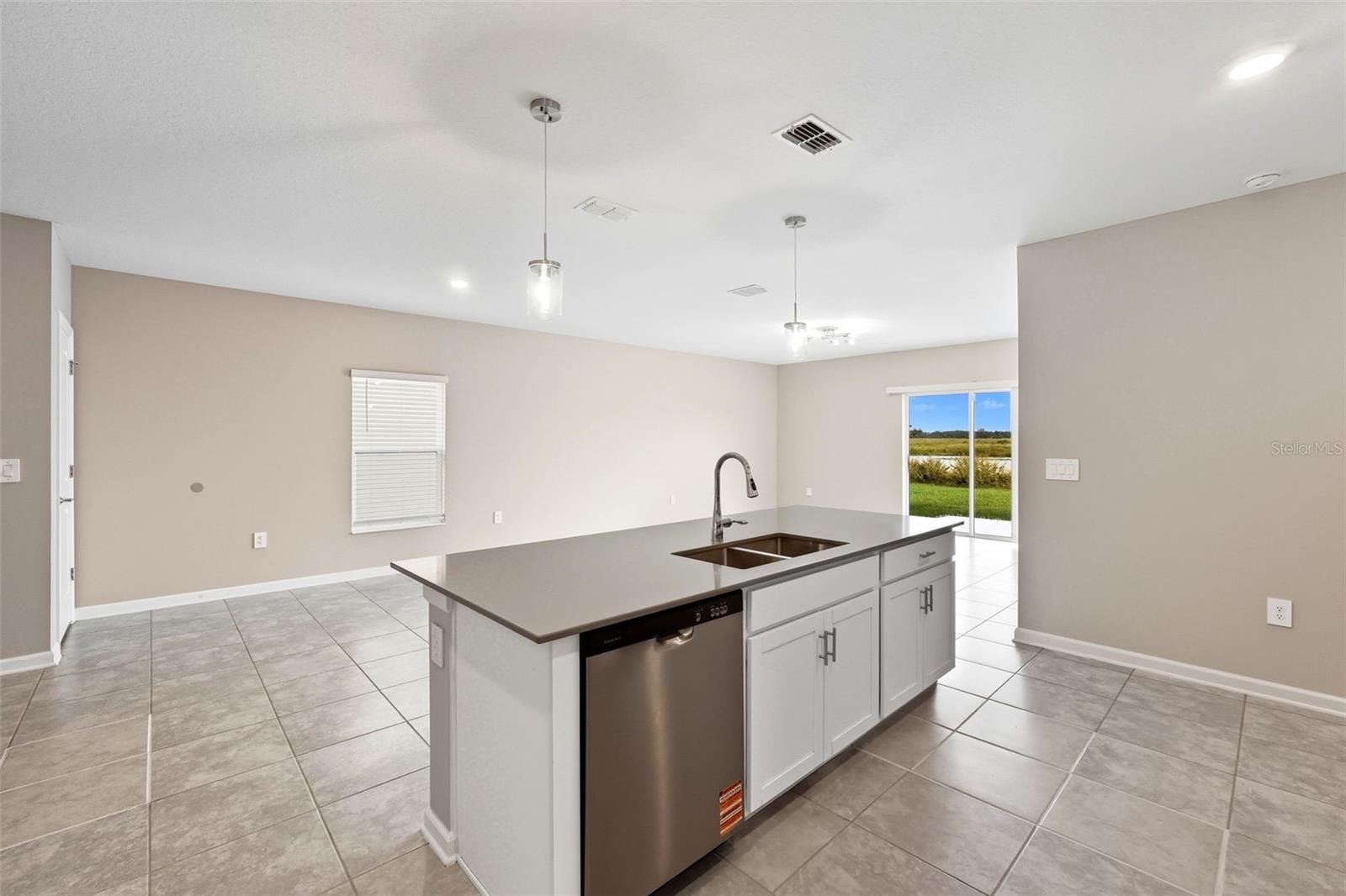 Image 23 of 48 For 724 Daring Drive