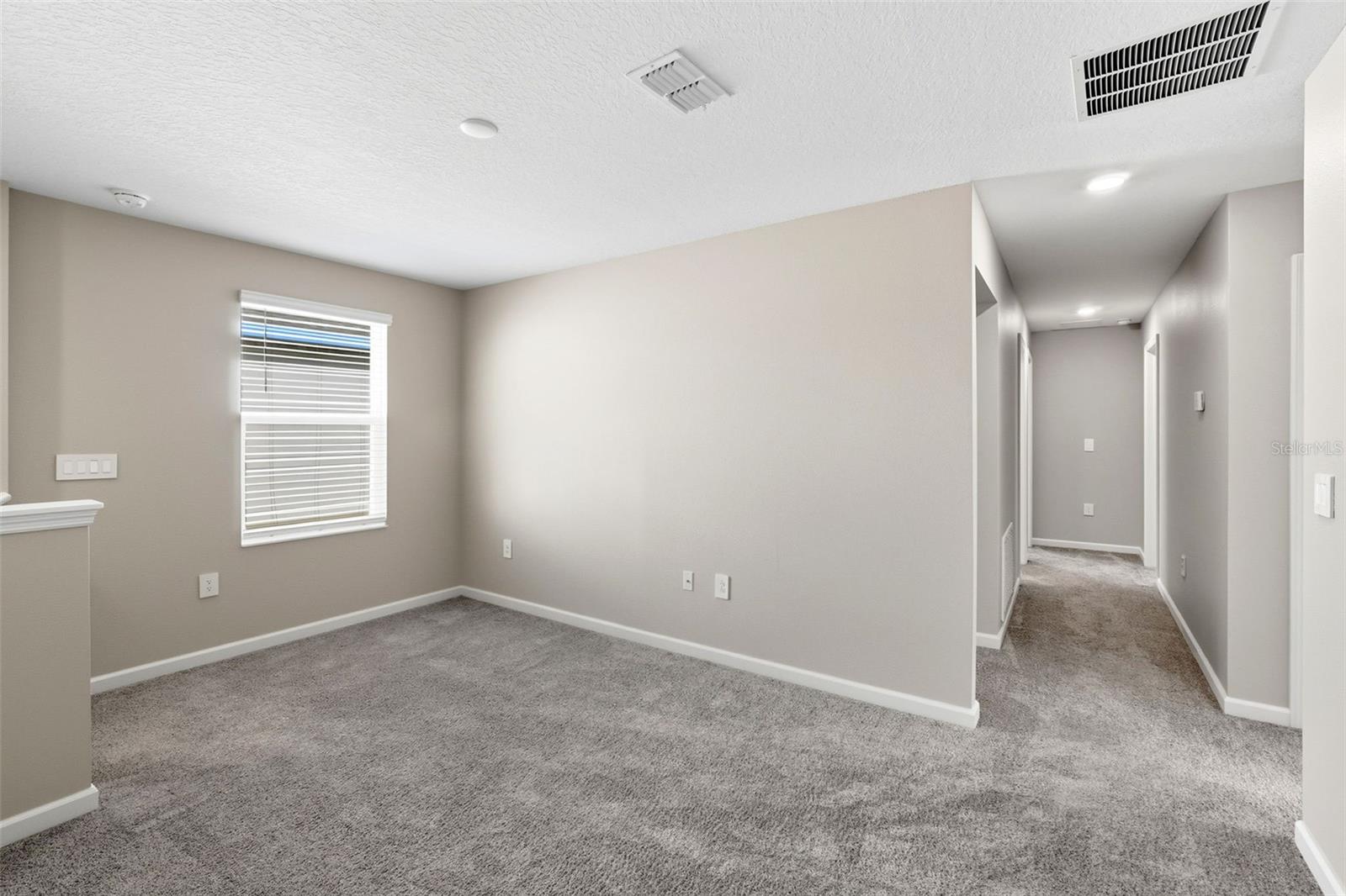 Image 28 of 48 For 724 Daring Drive