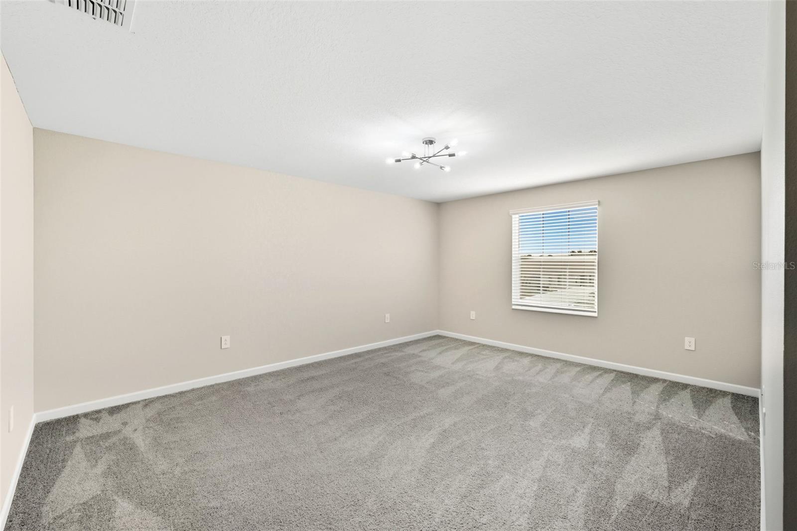 Image 29 of 48 For 724 Daring Drive