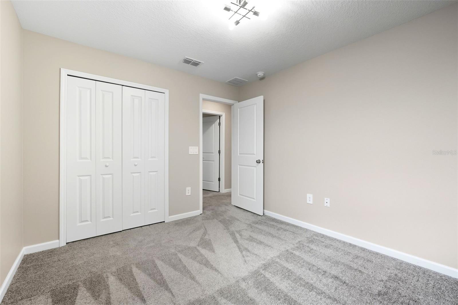 Image 33 of 48 For 724 Daring Drive