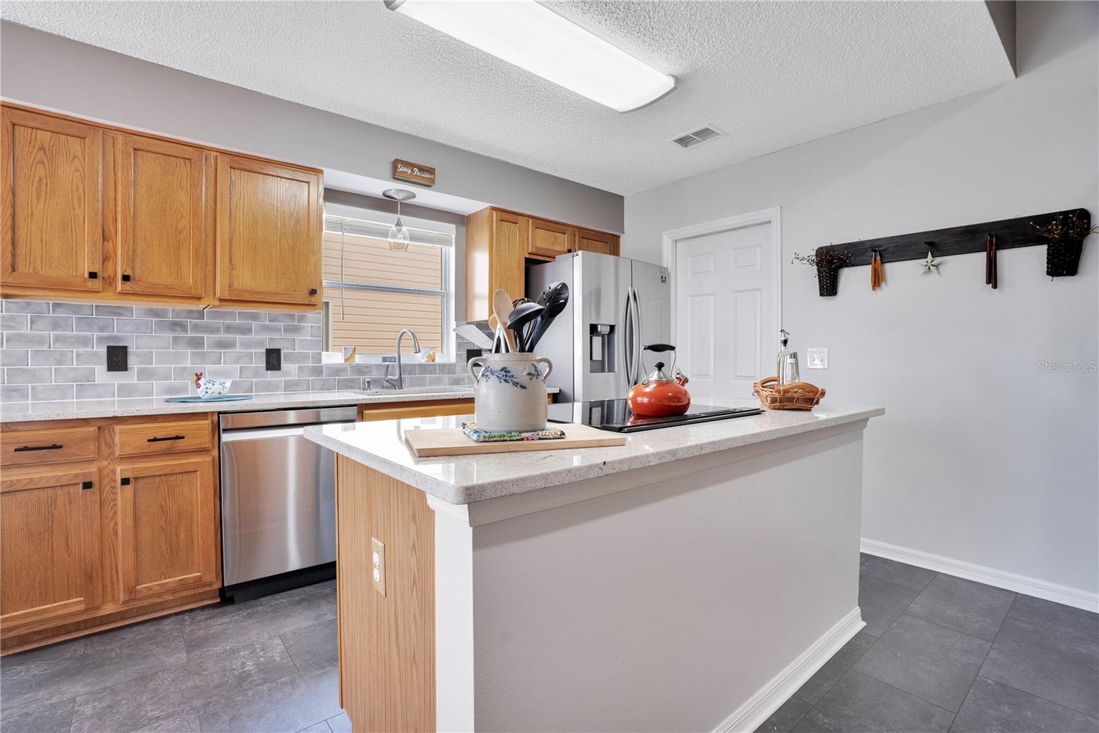 Image 12 of 48 For 725 Timbercrest Drive