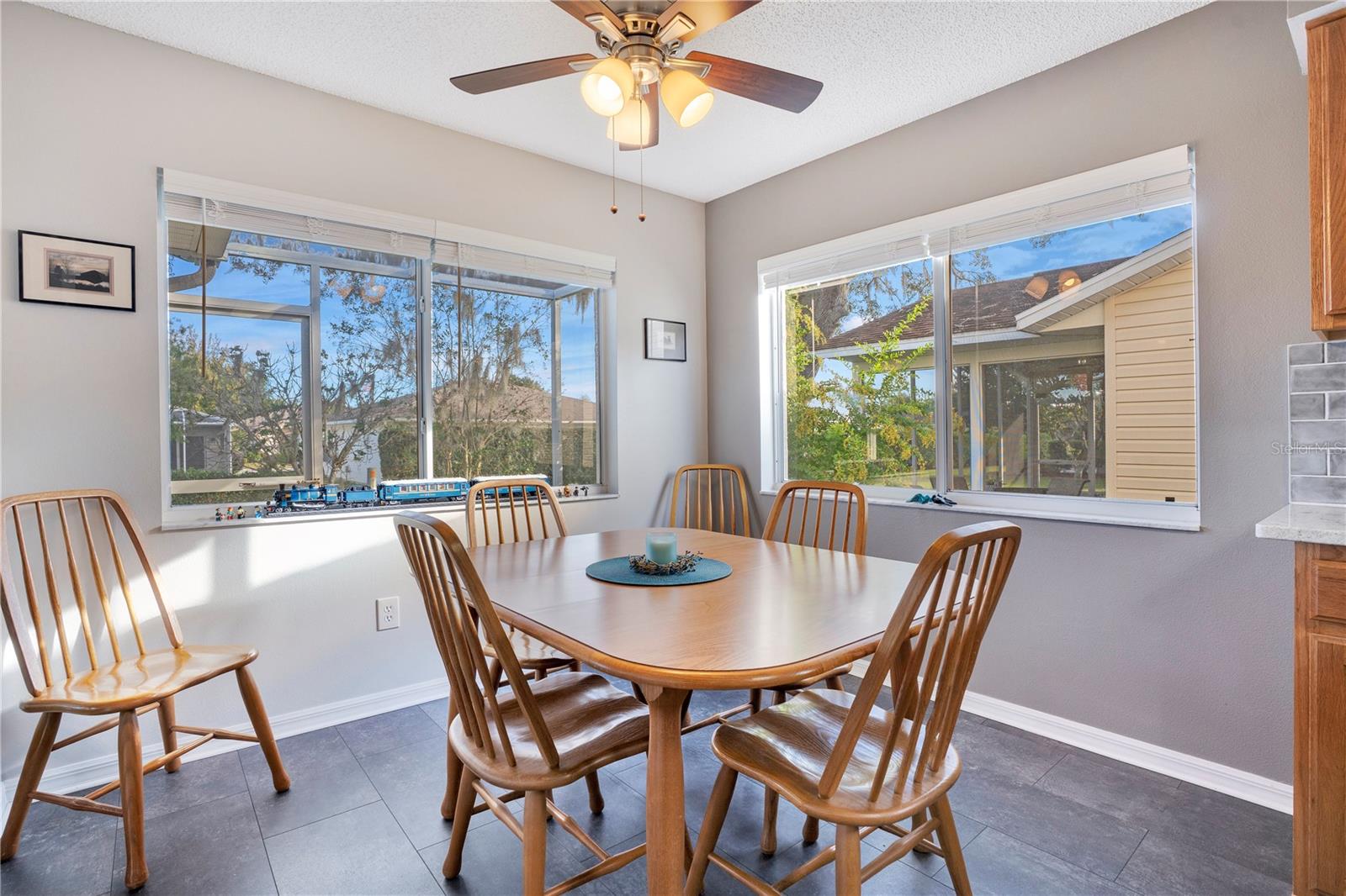 Image 15 of 48 For 725 Timbercrest Drive