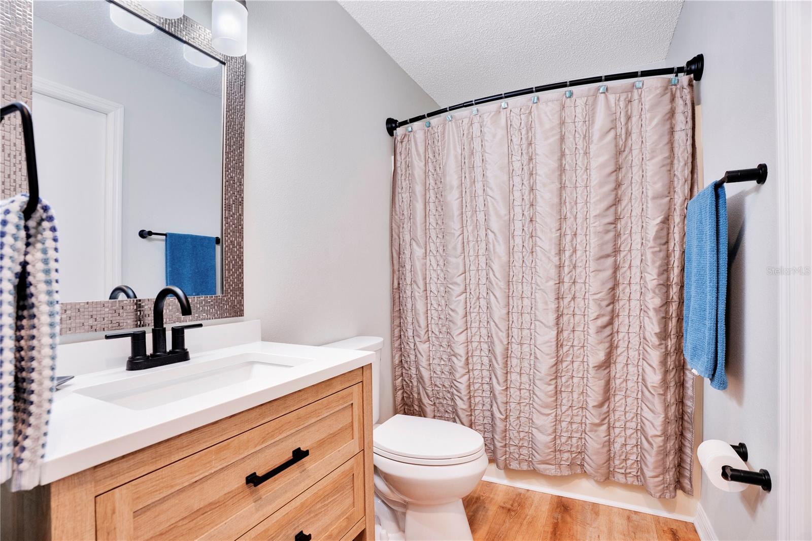 Image 23 of 48 For 725 Timbercrest Drive