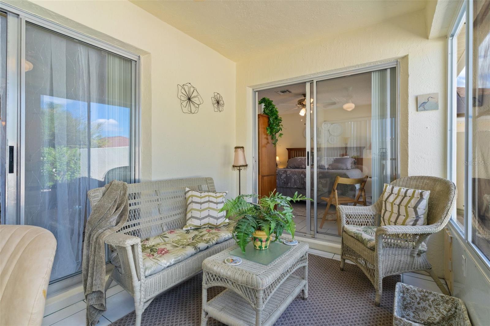 Image 18 of 22 For 1330 La Jolla Circle