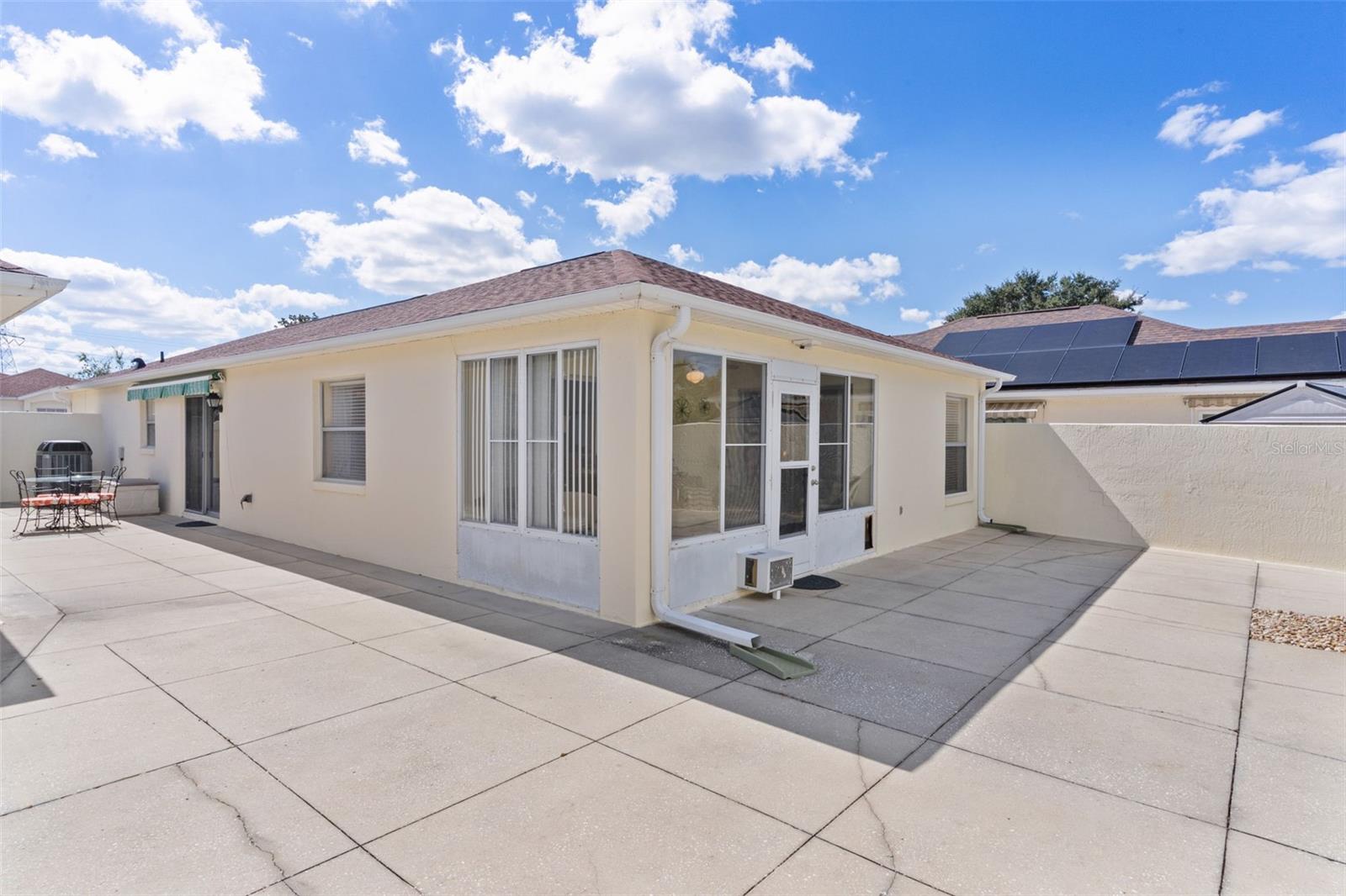 Image 19 of 22 For 1330 La Jolla Circle