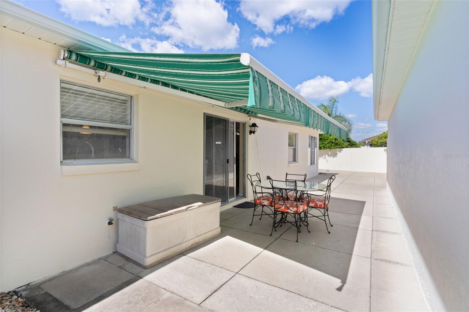 Image 20 of 22 For 1330 La Jolla Circle