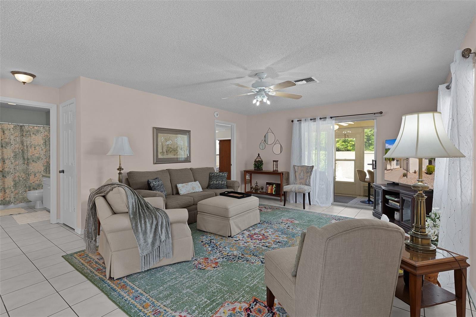 Image 6 of 22 For 1330 La Jolla Circle