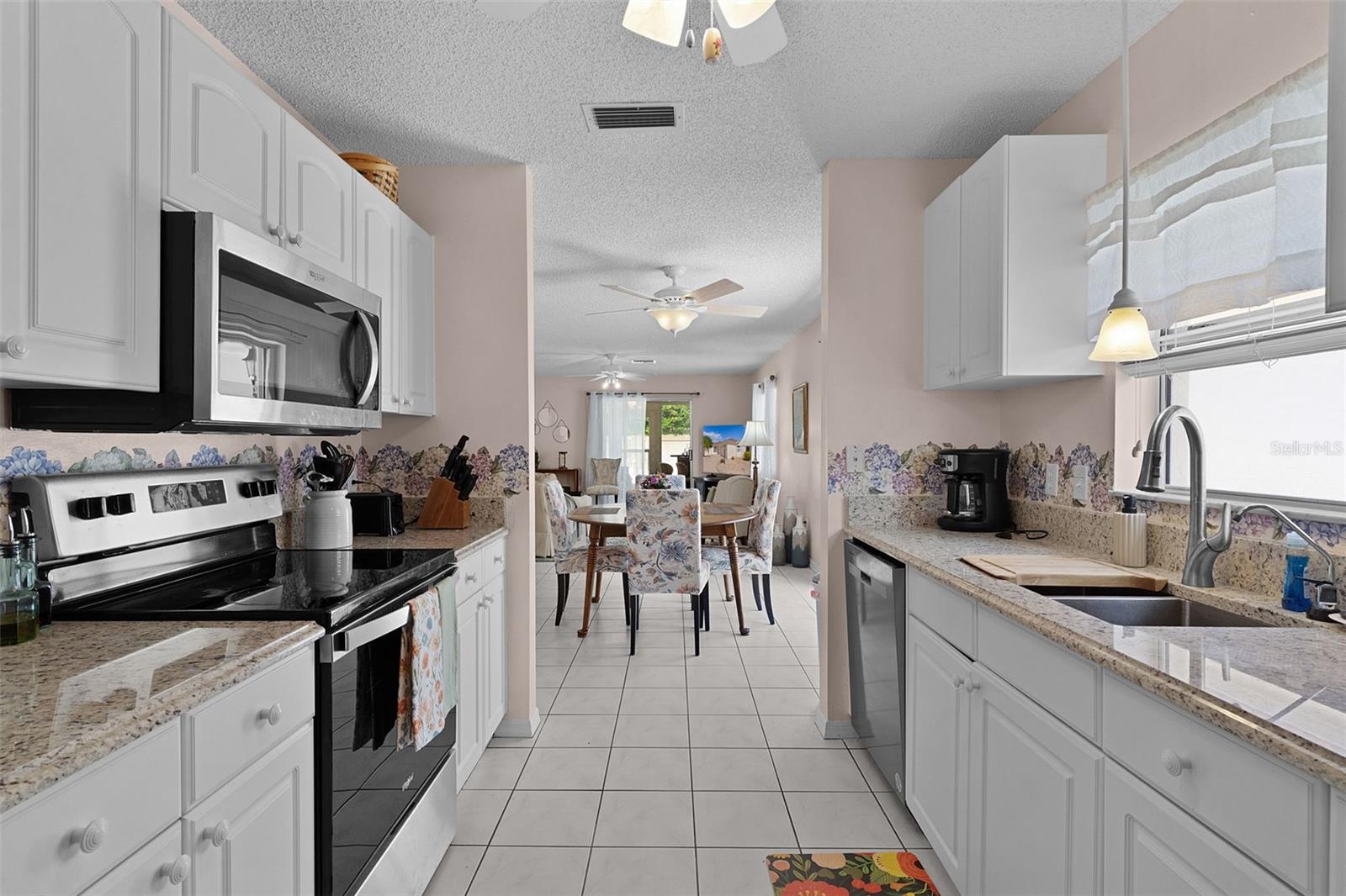 Image 8 of 22 For 1330 La Jolla Circle