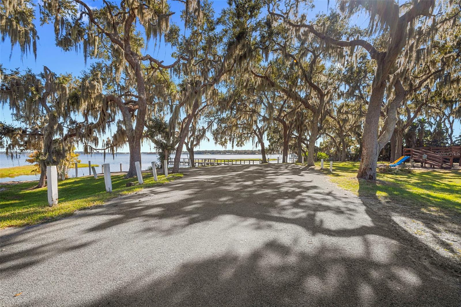 Image 22 of 28 For 10454 Spring Lake Drive