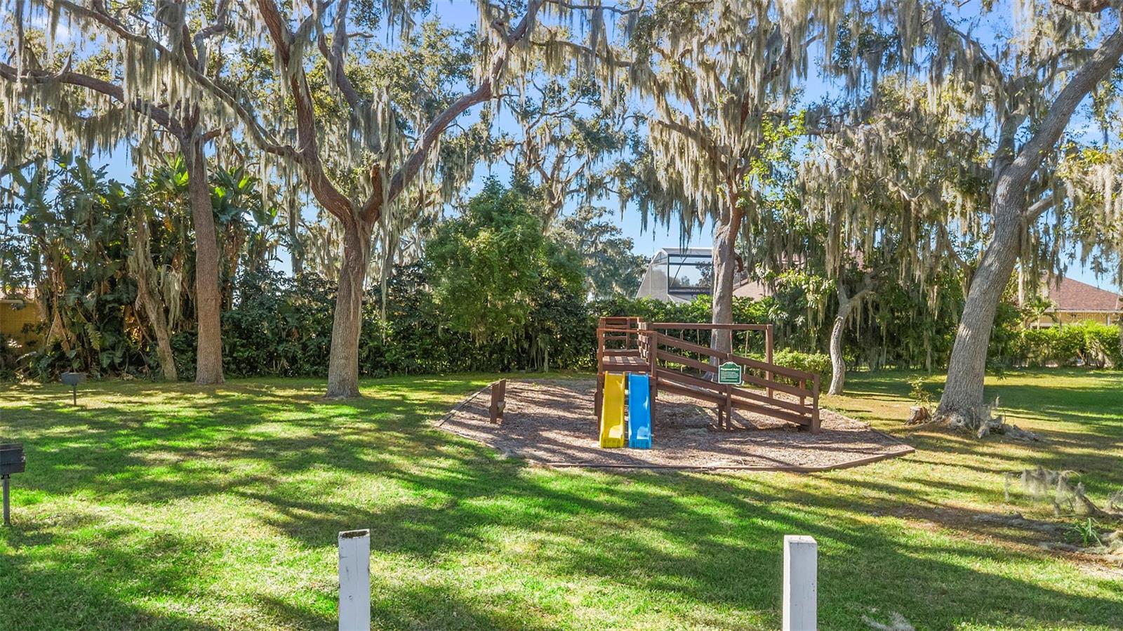 Image 23 of 28 For 10454 Spring Lake Drive