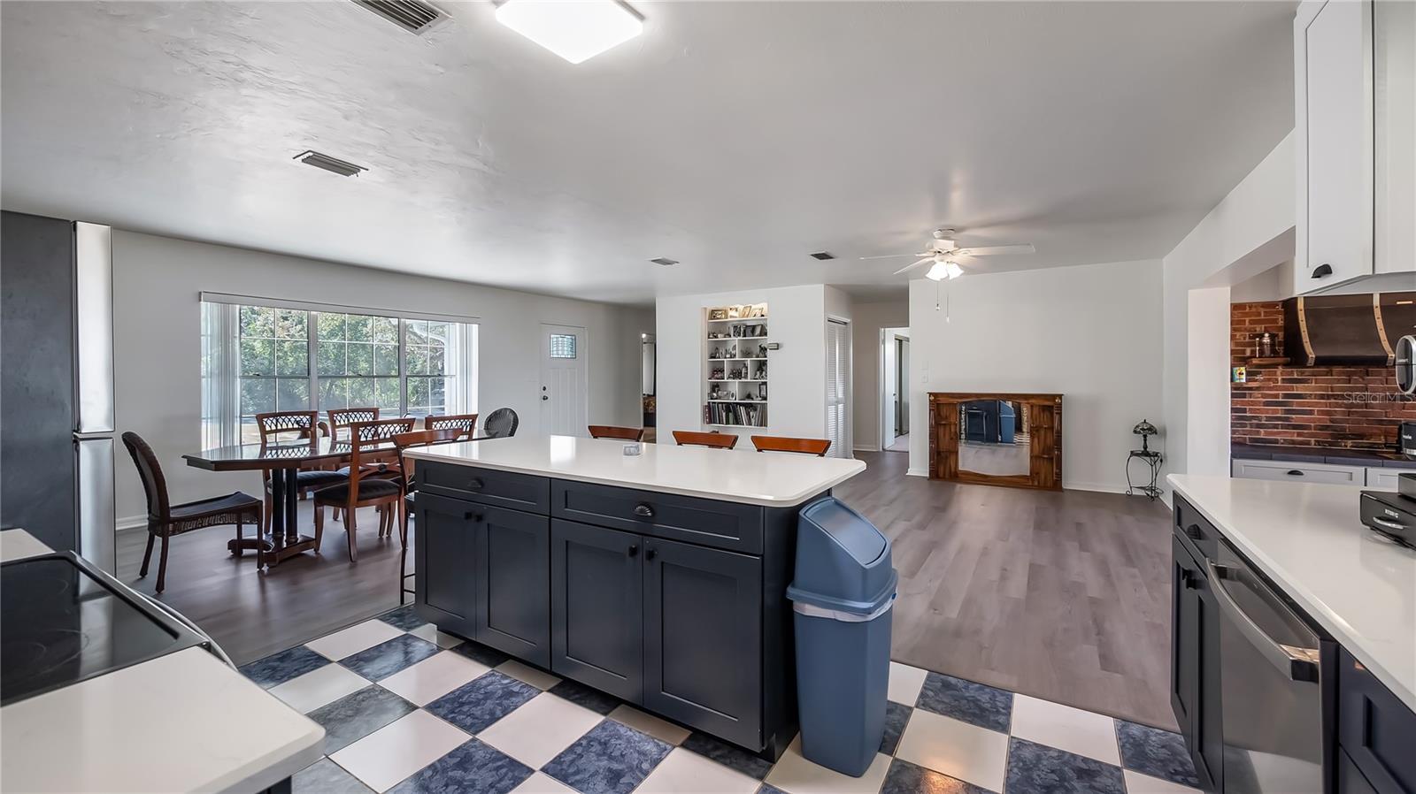 Image 33 of 56 For 16317 Andrews Circle