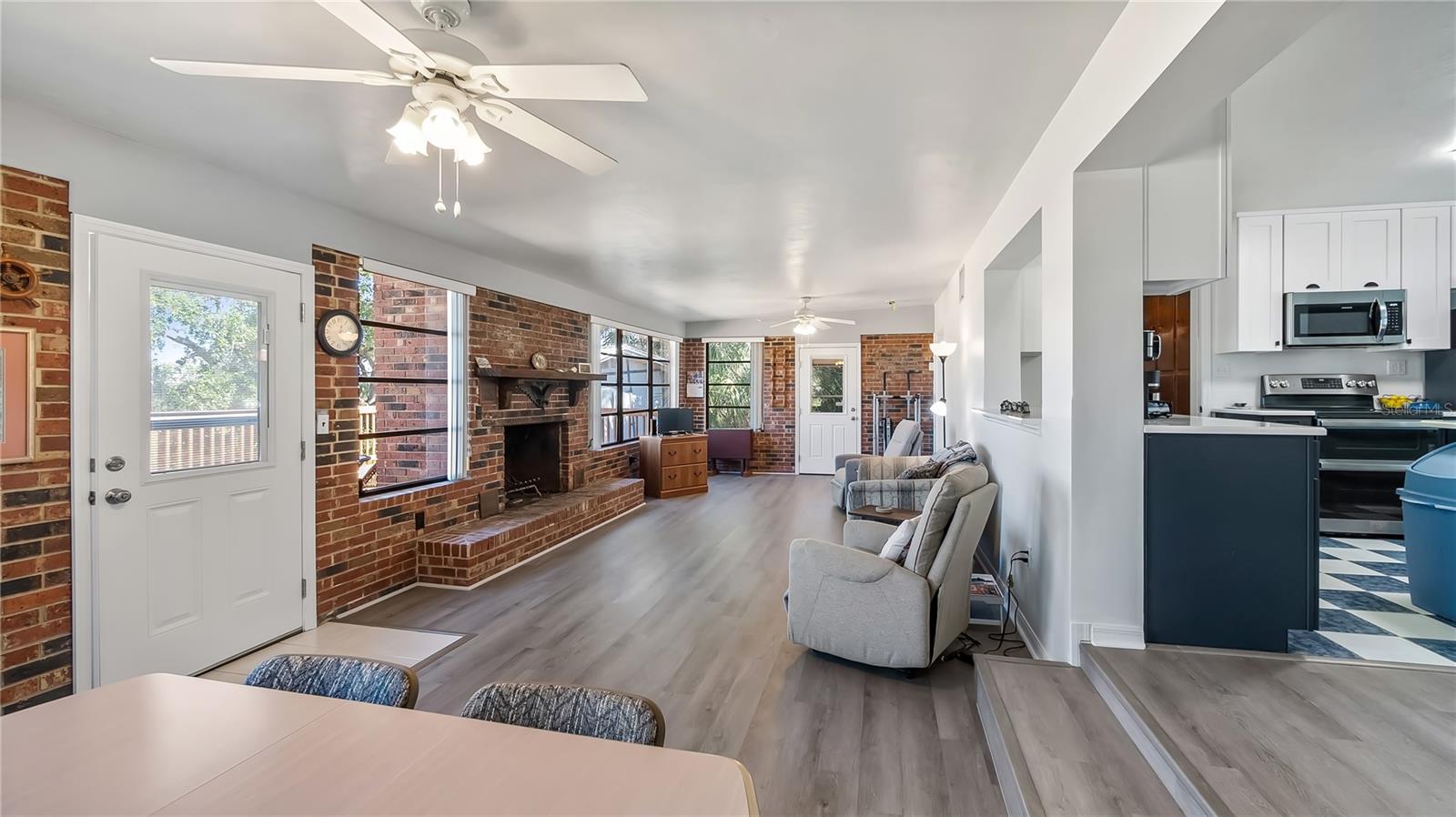 Image 49 of 56 For 16317 Andrews Circle