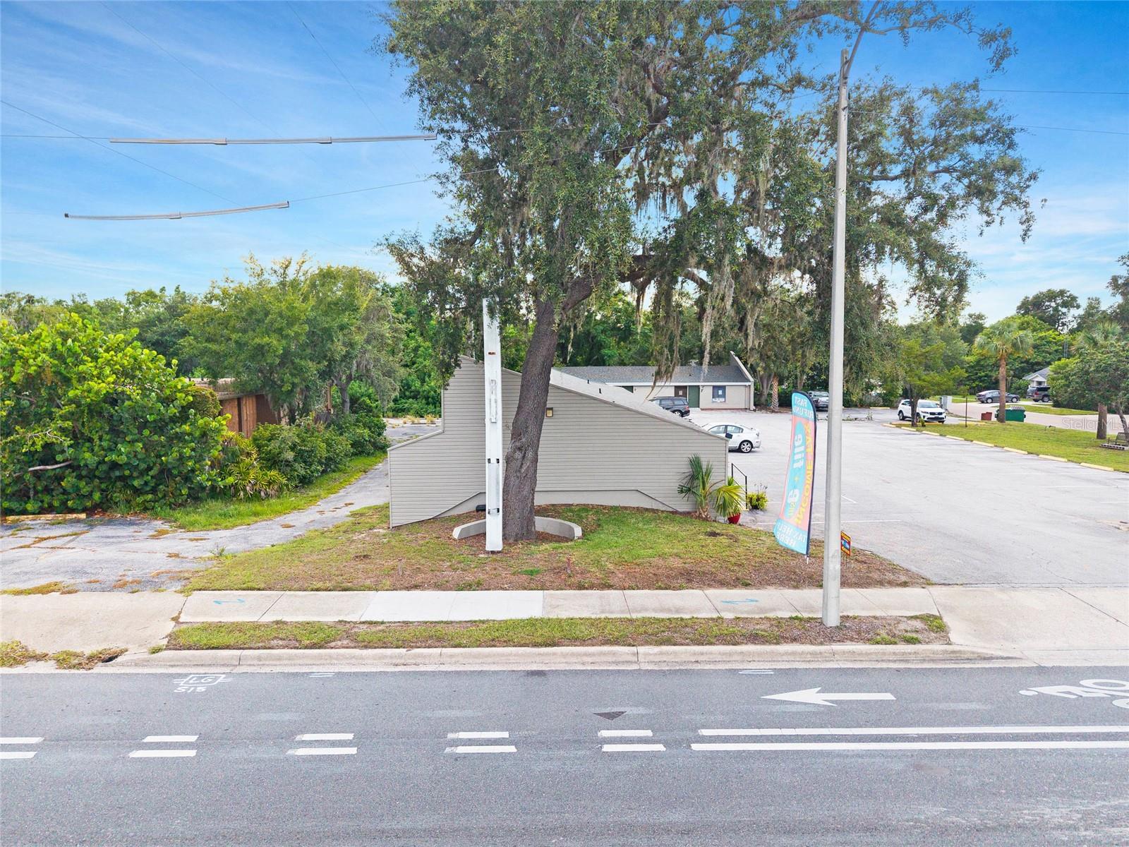 Image 8 of 53 For 2200 Bay Street