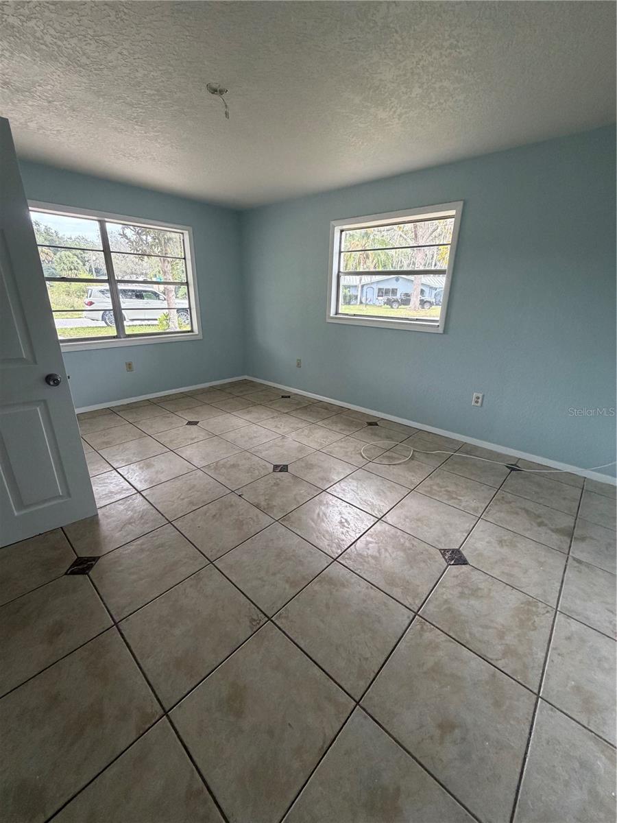 Image 4 of 16 For 6808 Fern Circle